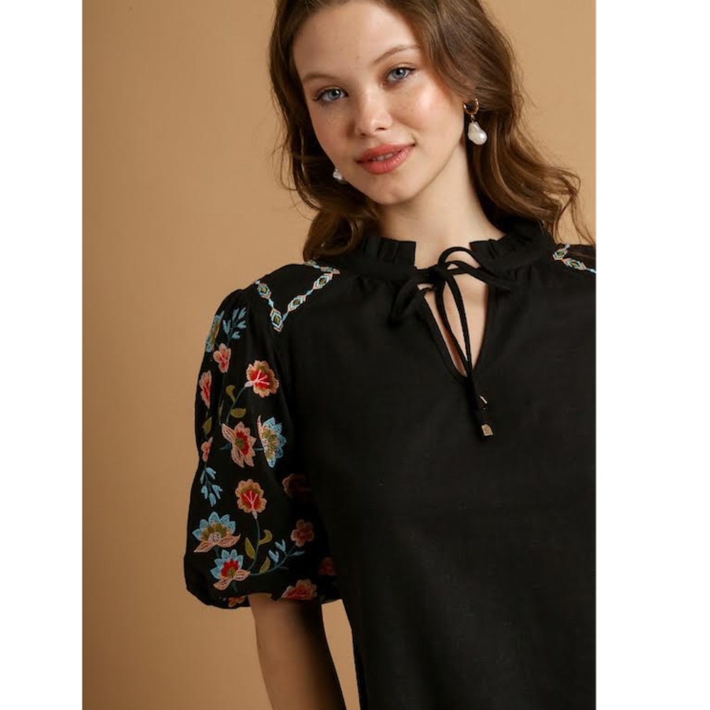 🌟 “The Dotty 3" Black Embroidered Sleeve Top